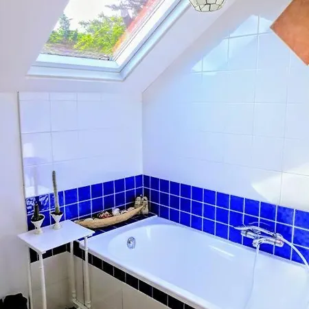 Holiday home Residence Keryvet, Maison De Charme Vue Mer, Plage A 250M, Pleumeur-Bodou